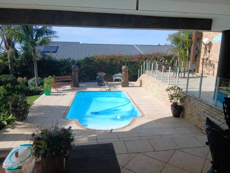 5 Bedroom Property for Sale in Wavecrest Eastern Cape